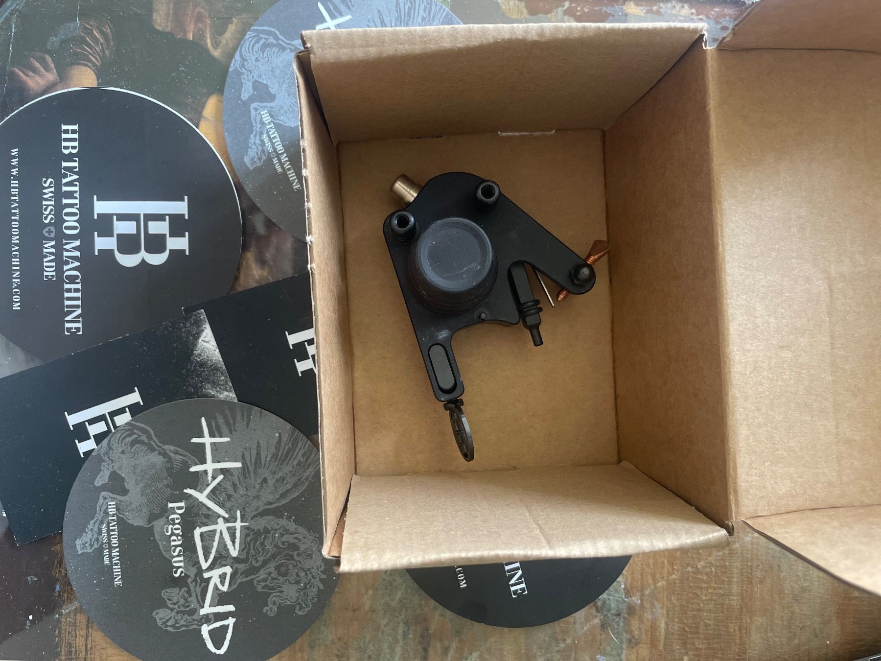 Tutti gli attrezzi: HB Tattoo machine Hybrid Pegasus 2 – Nuovo e nell'imballaggio originale da Glion venduto da carolineMV 4