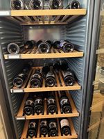 Grosser Weinkühlschrank zu verkaufen 