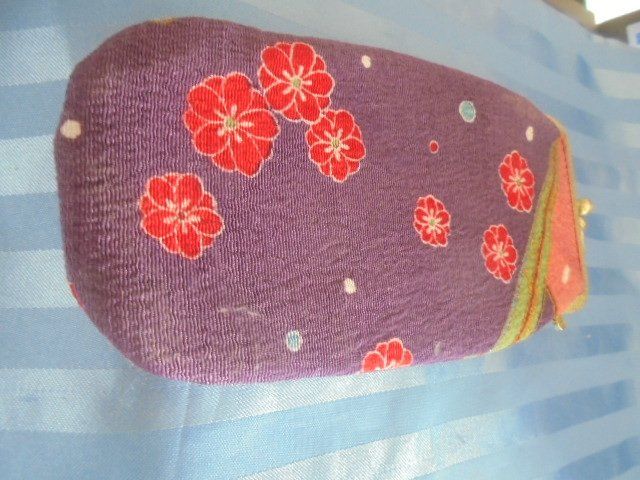 Autres vêtements & accessoires: Brillenetui mit Blumen – Neuf (Voir description) à Hinwil par Glasperlen 1