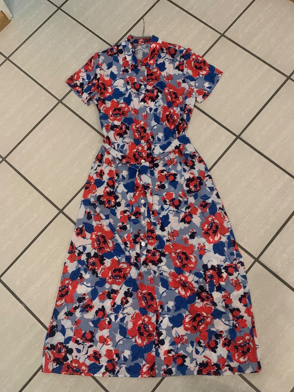 Kleider: Neue Kleid in 42 und 44 Grosse – Neu und originalverpackt aus Lausen von tiguan07 3