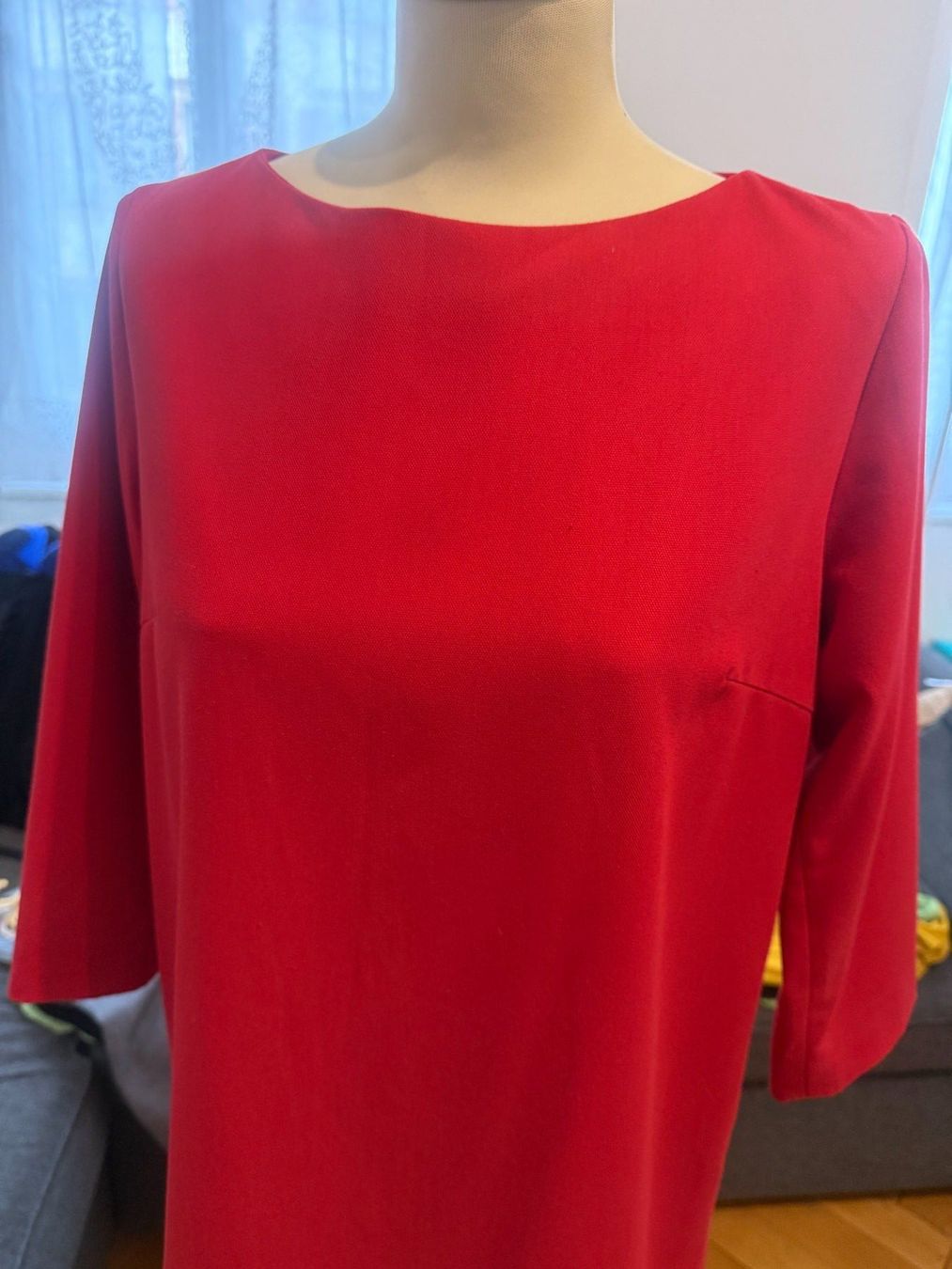Kleider: 31. Robe droite rouge – Neu (gemäss Beschreibung) aus Le Locle von tchanatakoua 3