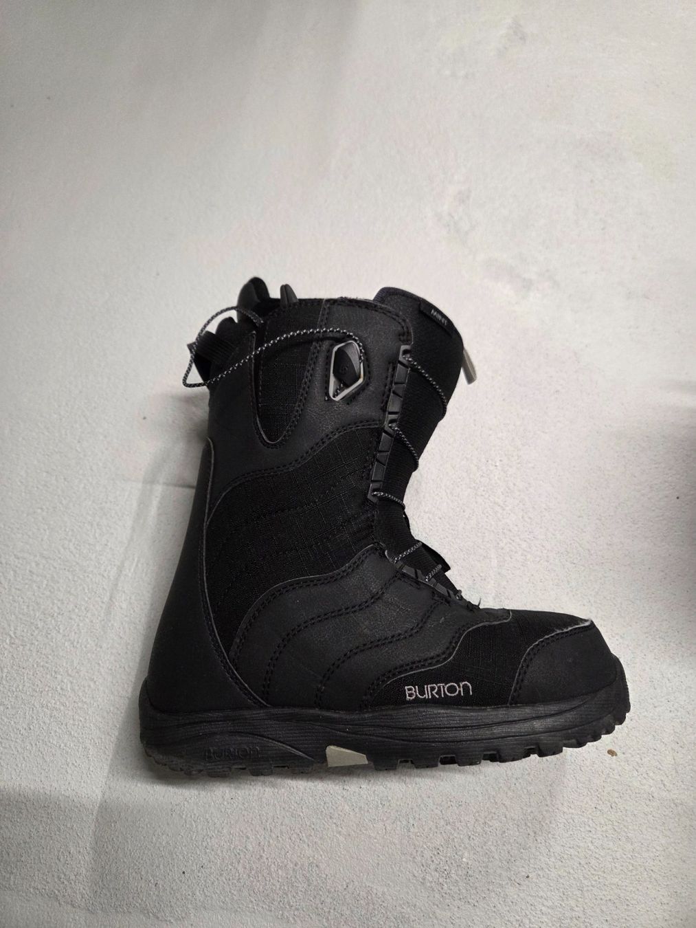 Burton Scarpe per ragazzi: Snowboardschuhe Burton Grösse 35 – Usato da Lampenberg venduto da NicoleHunziker 1