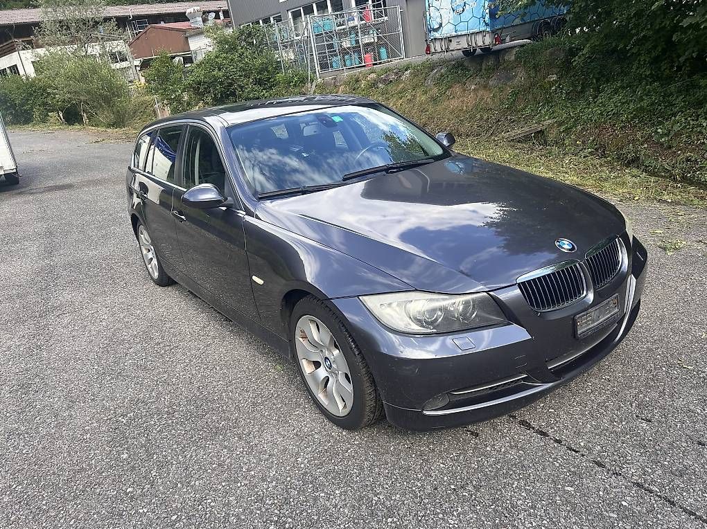 BMW Autos: BMW 330 d 4x4 – Gebraucht aus Mülenen von Jetmir019 1