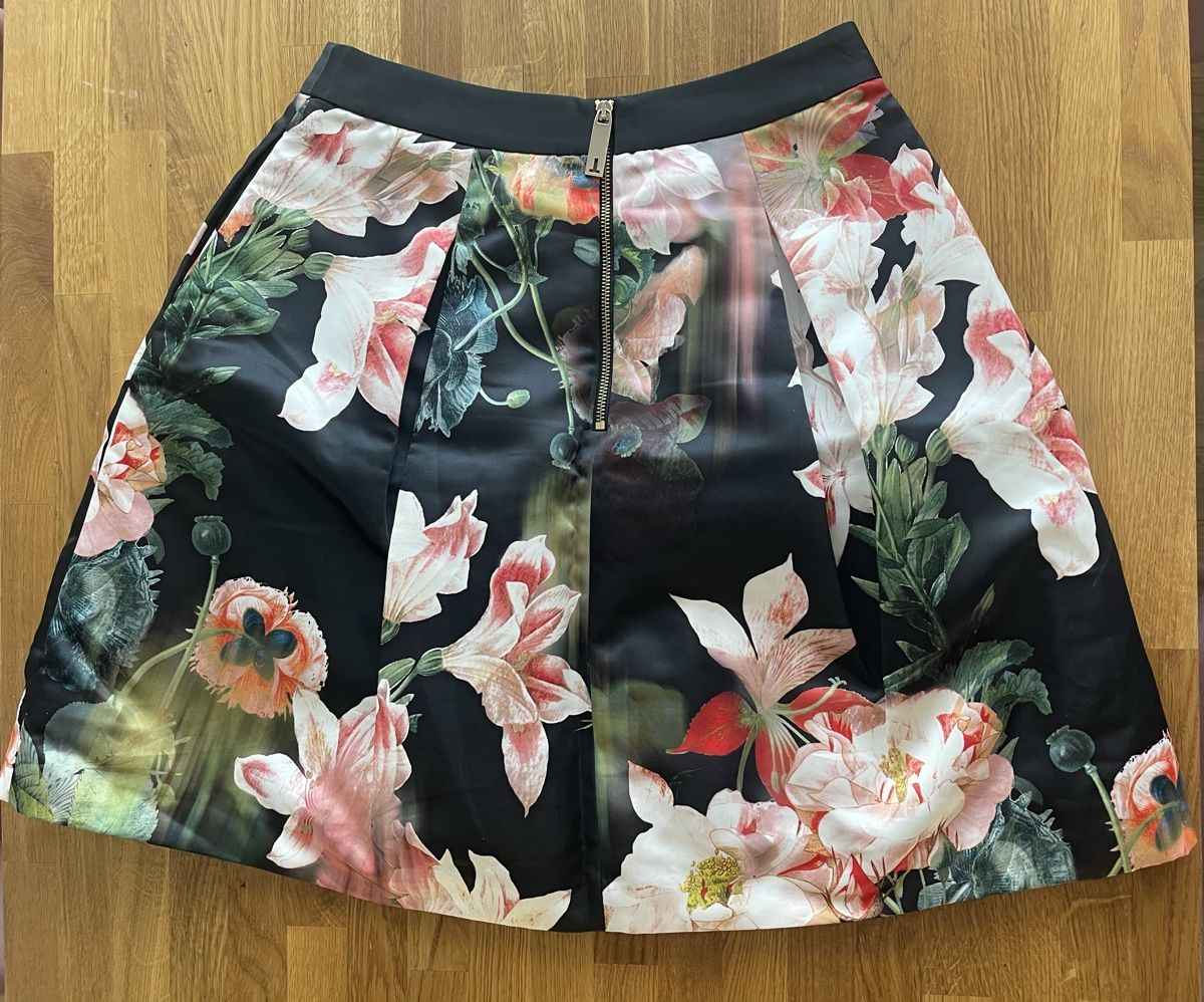 Ted Baker Röcke: Jupe Ted Baker London 36 (2) – Neu (gemäss Beschreibung) aus Oetwil am See von Freibeuterin 1