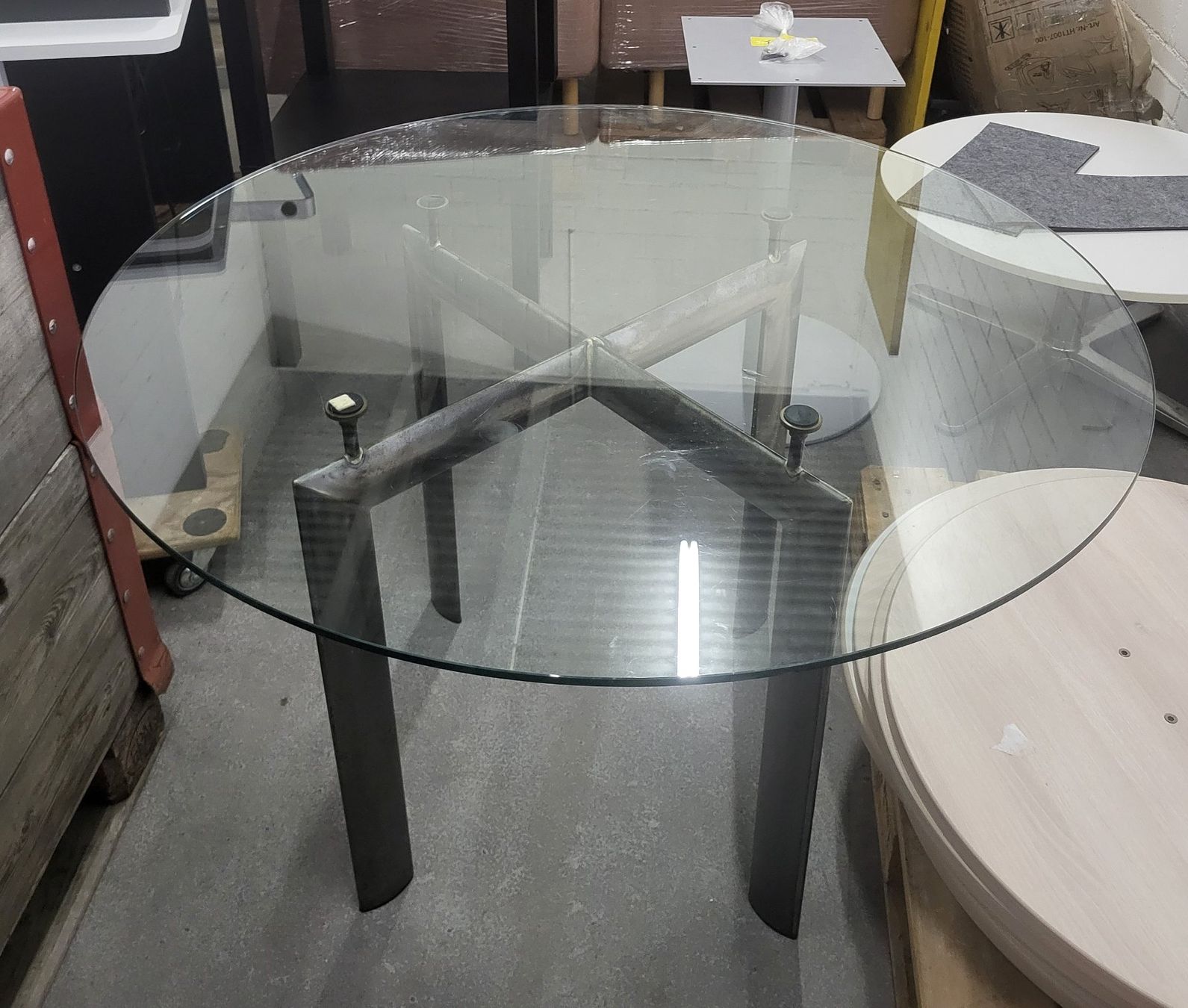 Tavoli: Designer Glastisch rund – Usato da Diessenhofen venduto da Osio