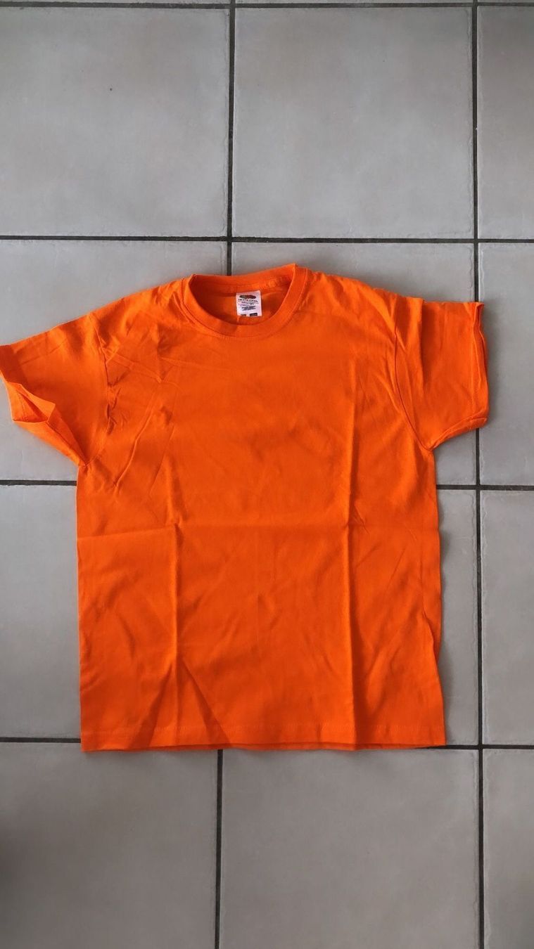 T-shirts: Tshirt 9-11 Jahre Unisex – Neuf avec emballage d'origine à Biel/Bienne par Bolagol9 1