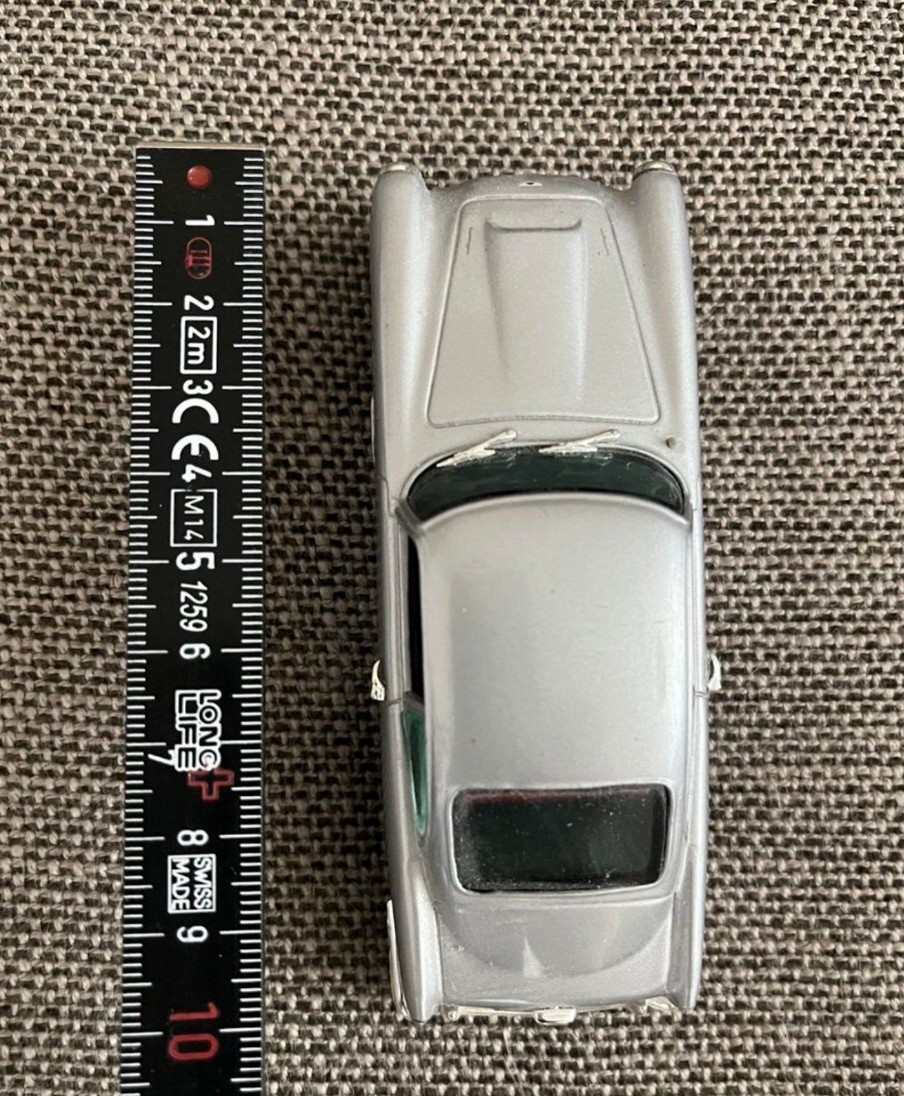 Dinky Toys Modellini d'auto: Modell Auto DINKY ASTON MARTIN – Usato da Zürich venduto da ep2013