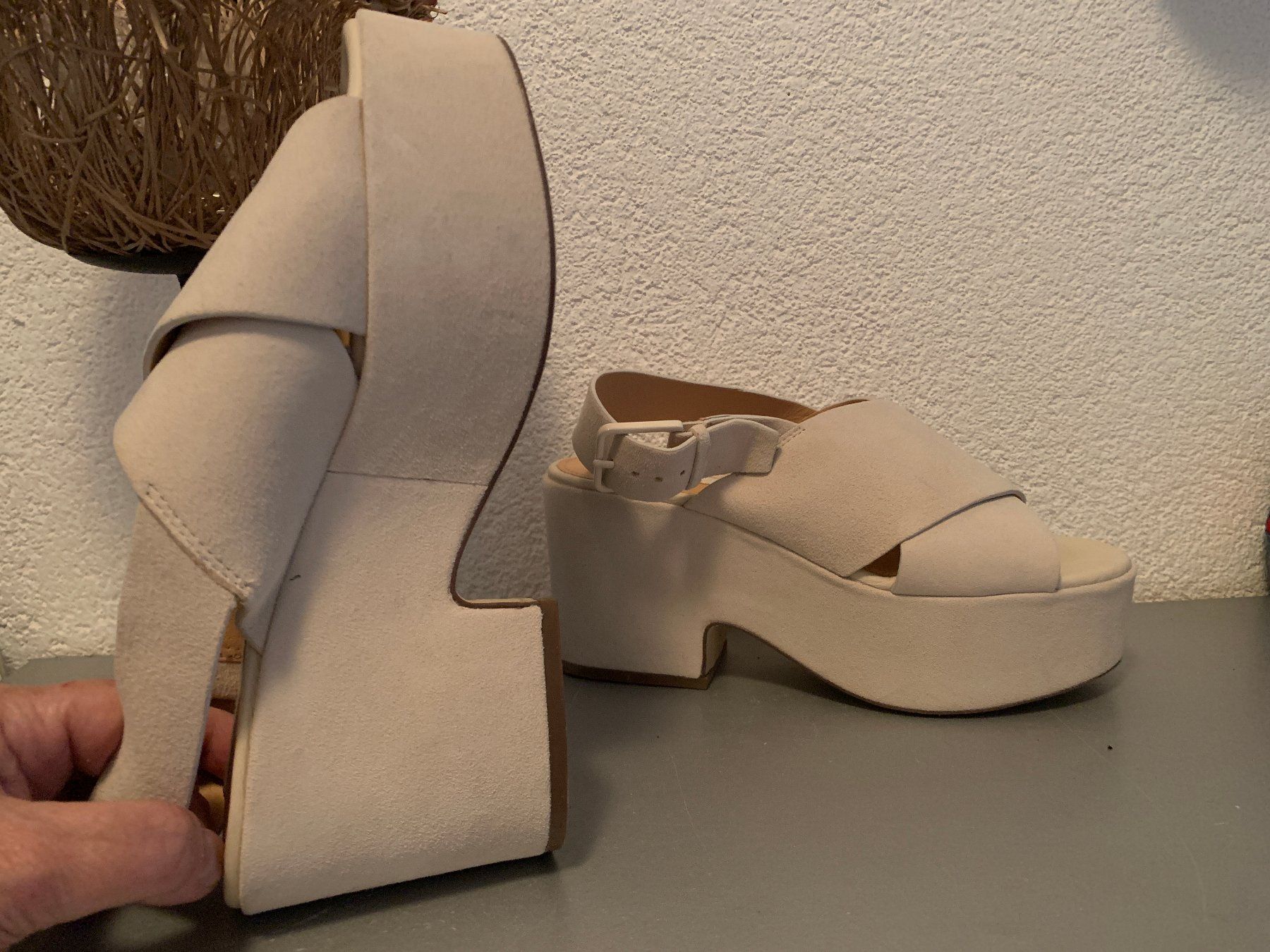 H&M Scarpe da donna: Sommer Sandalen mit Absatz, hellbeige, Grösse 36 – Usato da St. Gallen venduto da Miousch