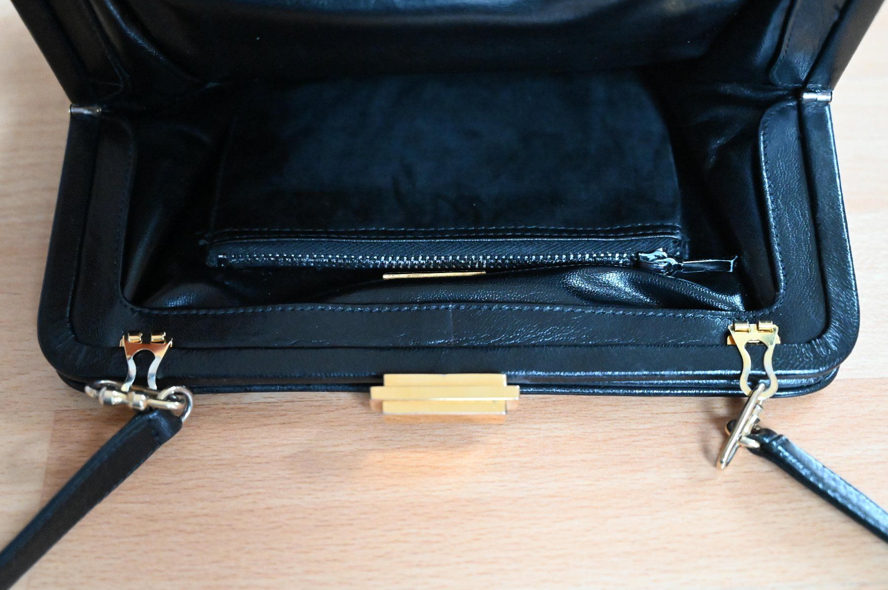 Bally Taschen für Damen: Vintage Handtasche, schwarz, zeitlos elegant – Gebraucht aus Binningen von sunshine_70 2