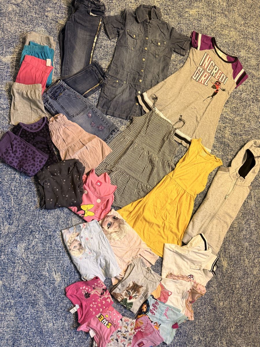 Kleiderpakete & -sets: Mädchen Paket Kleider 122/128 – Gebraucht aus Amlikon-Bissegg von Rose_Rose 1