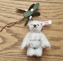 Steiff - Teddybär Ornament mit Mistelzweig, limitiert