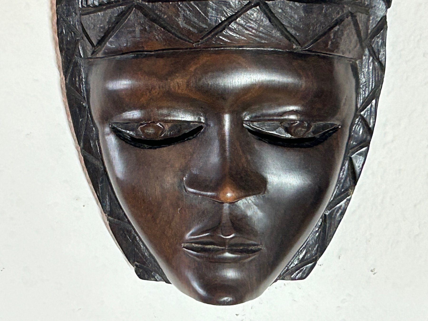 Internationale Kunst: Afrikanische Wandmaske aus Ebenholz – Neu (gemäss Beschreibung) aus Rocourt von Vij_mz6g 3