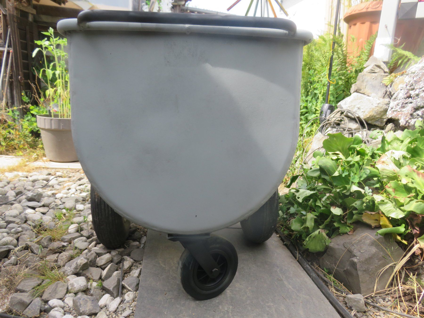 Carriole: Futterwagen🤩 Mistwagen - Hochbeet -Blumenbeet Robust – Usato da Schötz venduto da Vulkan2 4