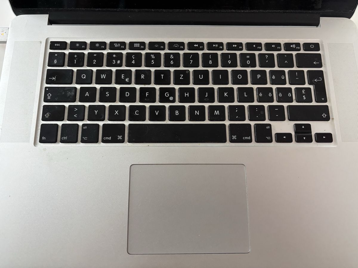 Apple Notebook: MacBook Pro 15", 2015, 256mb – Usato da Bern venduto da lieblingssachen 3