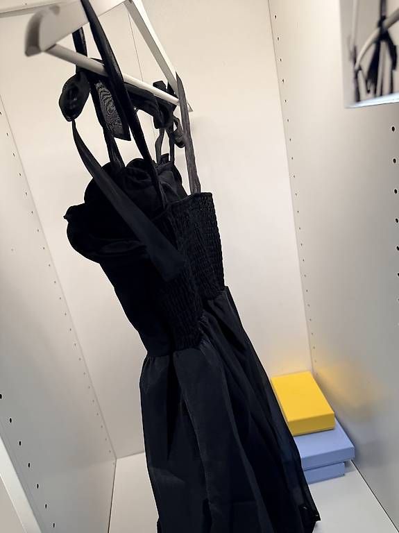 Vestiti: Robe taille unique noir comme neuf – Usato da Biel/Bienne venduto da secondstore 7