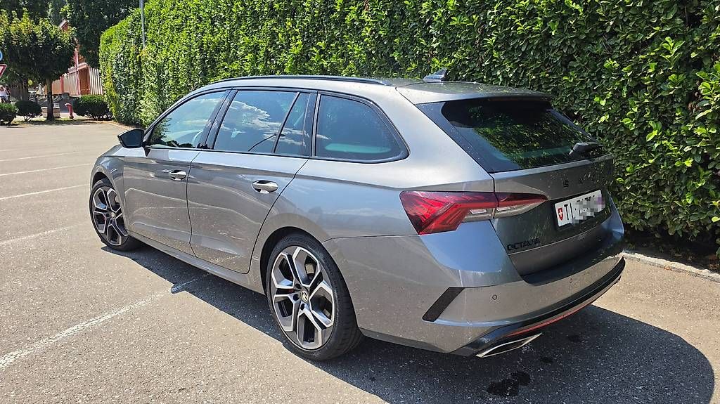 Skoda Automobili: SKODA Octavia Combi 2.0 TSI RS DSG – Usato da Losone venduto da Speedster 2