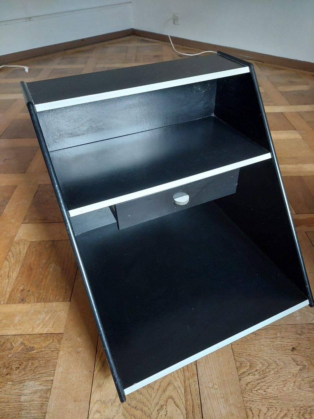 Ikea Nachttische: IKEA table de nuit/Nachttisch/bedside table 80's design – Gebraucht aus Lengnau BE von Madame-Minouche