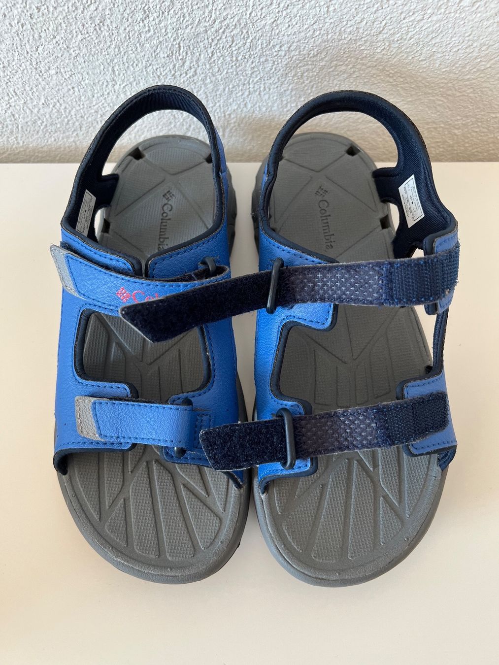 Columbia Scarpe da uomo: Trekkingsandalen Columbia in Gr.35 – Usato da Lengnau BE venduto da Rubin27 3