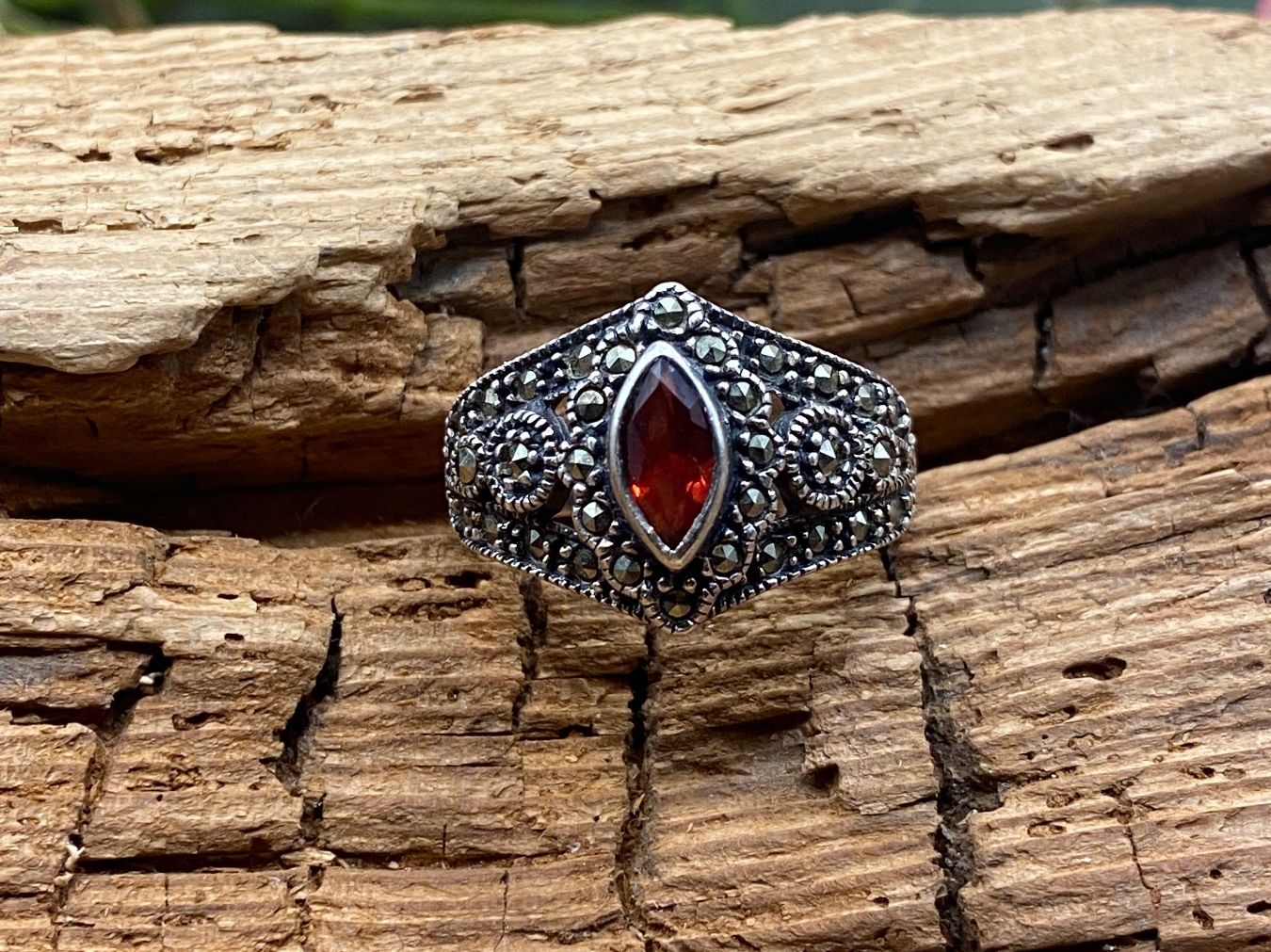 Anelli: Antiker Silber Ring mit Granat und Markasiten – Usato da Luzern venduto da S.Kern01 2
