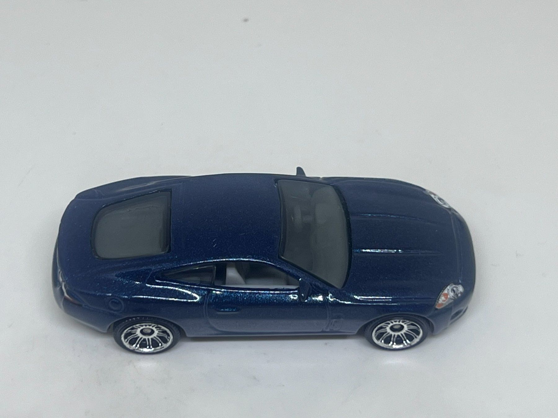 Matchbox Modellini d'auto: Matchbox Jaguar XK - 2006 #695 – Usato da Wildegg venduto da LaaBoutique 1