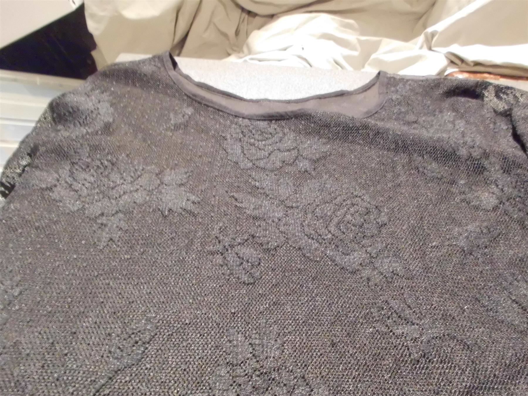 Pulls & Sweat-shirts: Pullover ca. Grösse M, schwarz, mit Spitzen – D'occasion à Zürich par abraxas1291 1