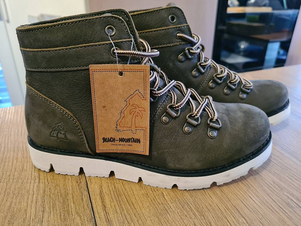 Chaussures femmes: Beach Mountain Stiefel Gr.38 NEU – D'occasion à Rupperswil par Homer20