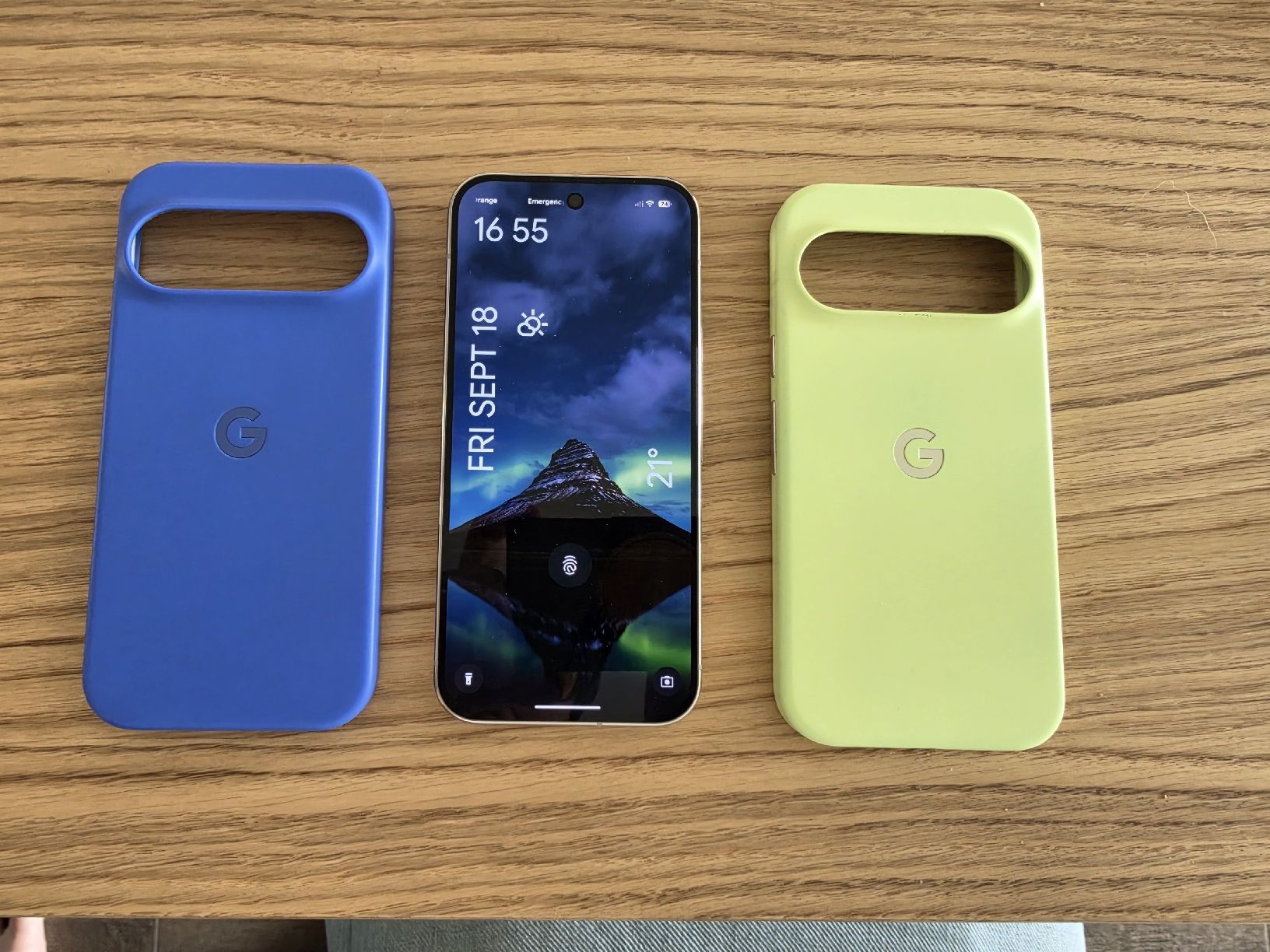 Google Telefoni cellulari / Smartphones: Google Pixel 10 Pro 256 GB Jade + 2 case – Usato da Effretikon venduto da Oscikus