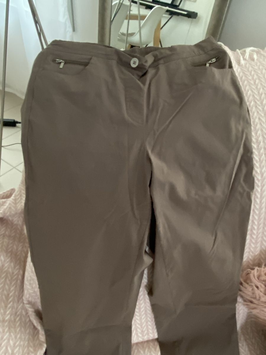 C&A Hosen: Hose oliv Gr 42 – Gebraucht aus Brugg AG von Honeybee6 2