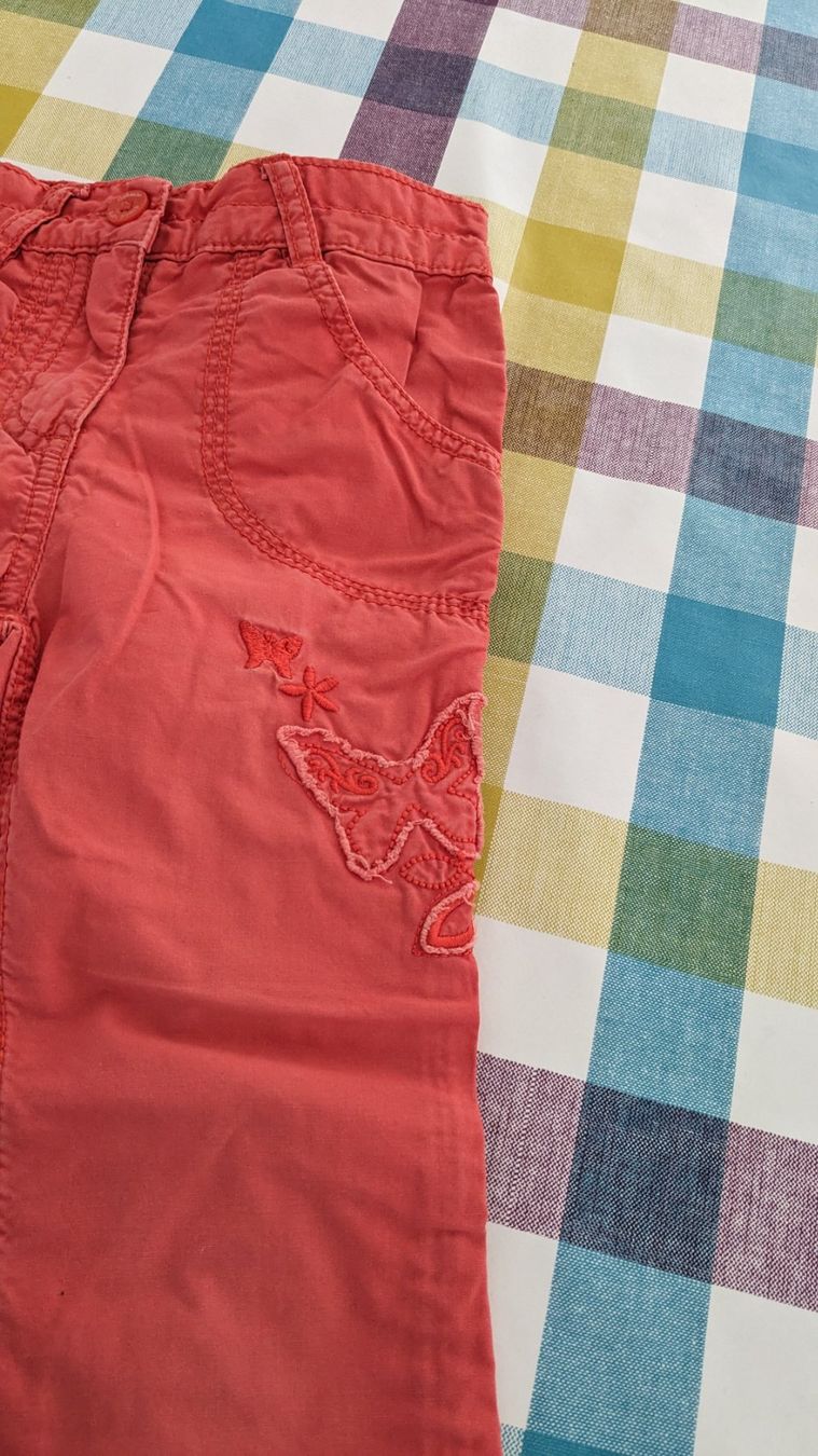 Pantaloni: Schöne Sommerhose - Gr. 98 - Mit Schmetterling – Usato da Staufen venduto da Fleby84 1