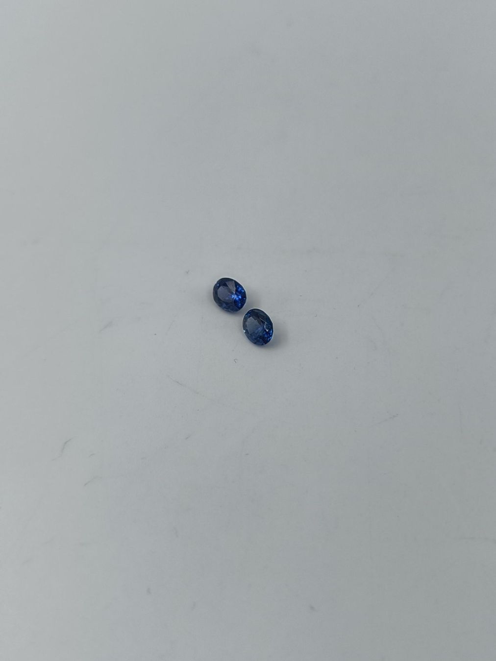 Edelsteine: 2 BLAUE OVALE SAPHIRE 0.96 CT. – Gebraucht aus Luzern von EdiGem 4