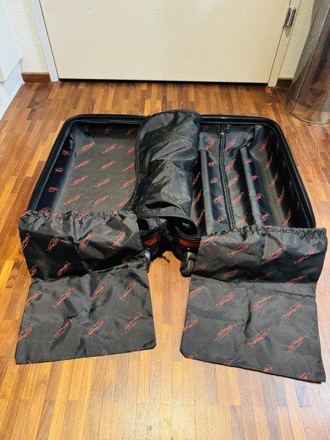 Ed Hardy Copricapi, berretti & cappellini: Ed Hardy / Christian Audigier Vintage Package – Usato da Bassersdorf venduto da Envinyatar13 1