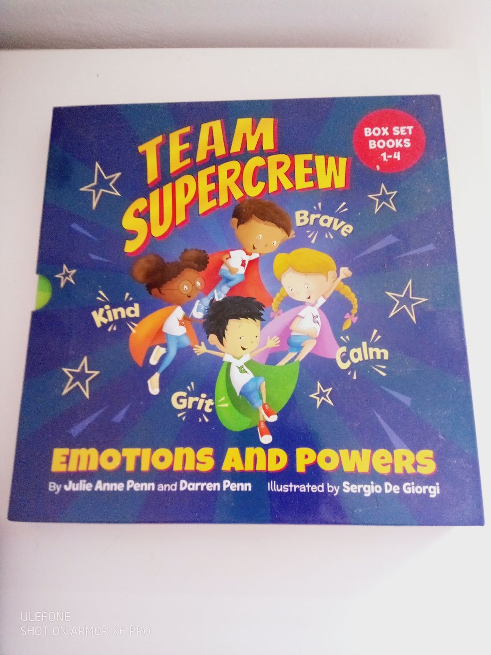 Libri: Team Supercrew Buchbox 1-4 Emotionen & Kräfte - Englisch – Usato da Volketswil venduto da Car1
