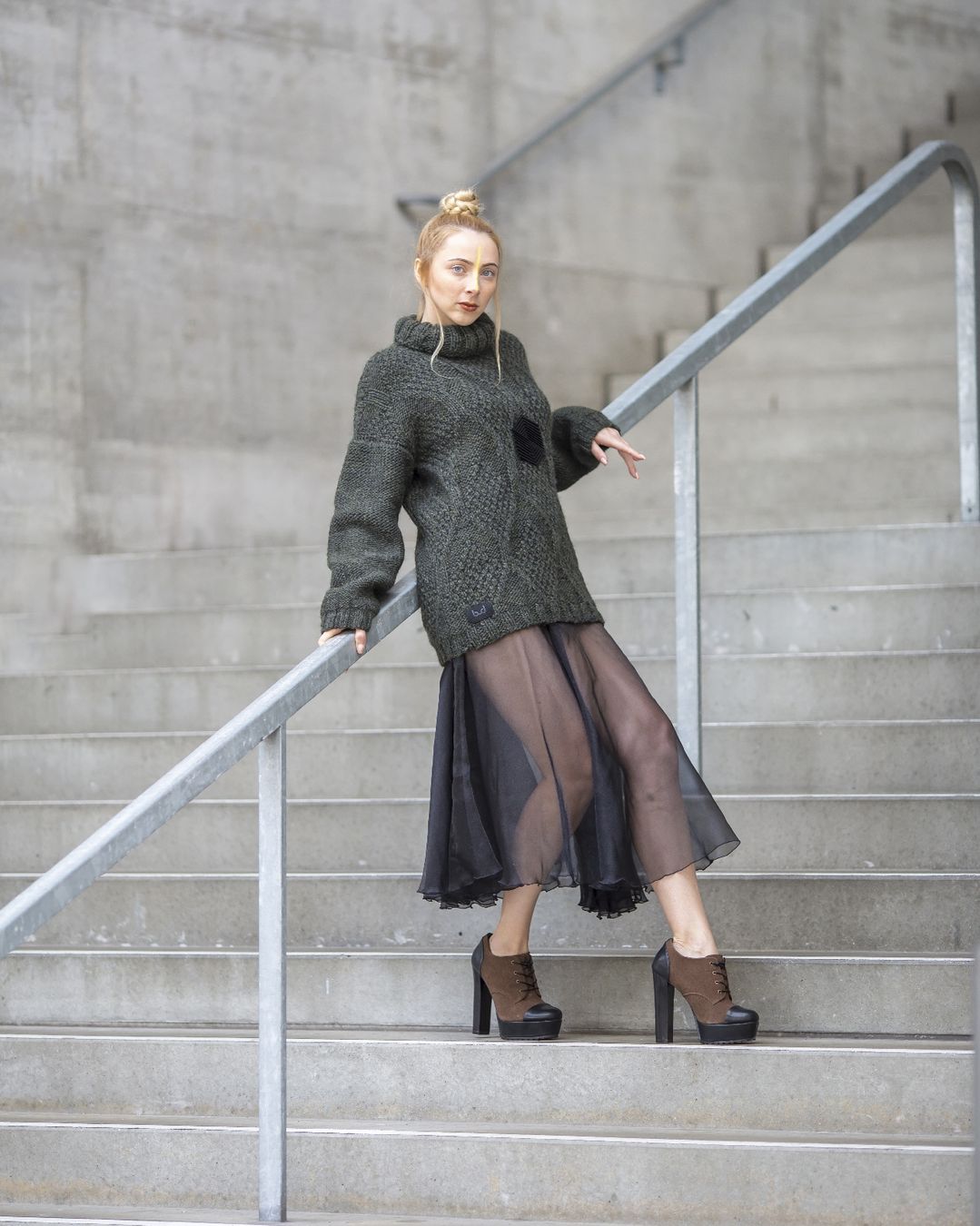 Maglioni & Felpe: Neue designer handgemachte wollen grun pullover, groß M – Nuovo e nell'imballaggio originale da Zürich venduto da joa_26k8