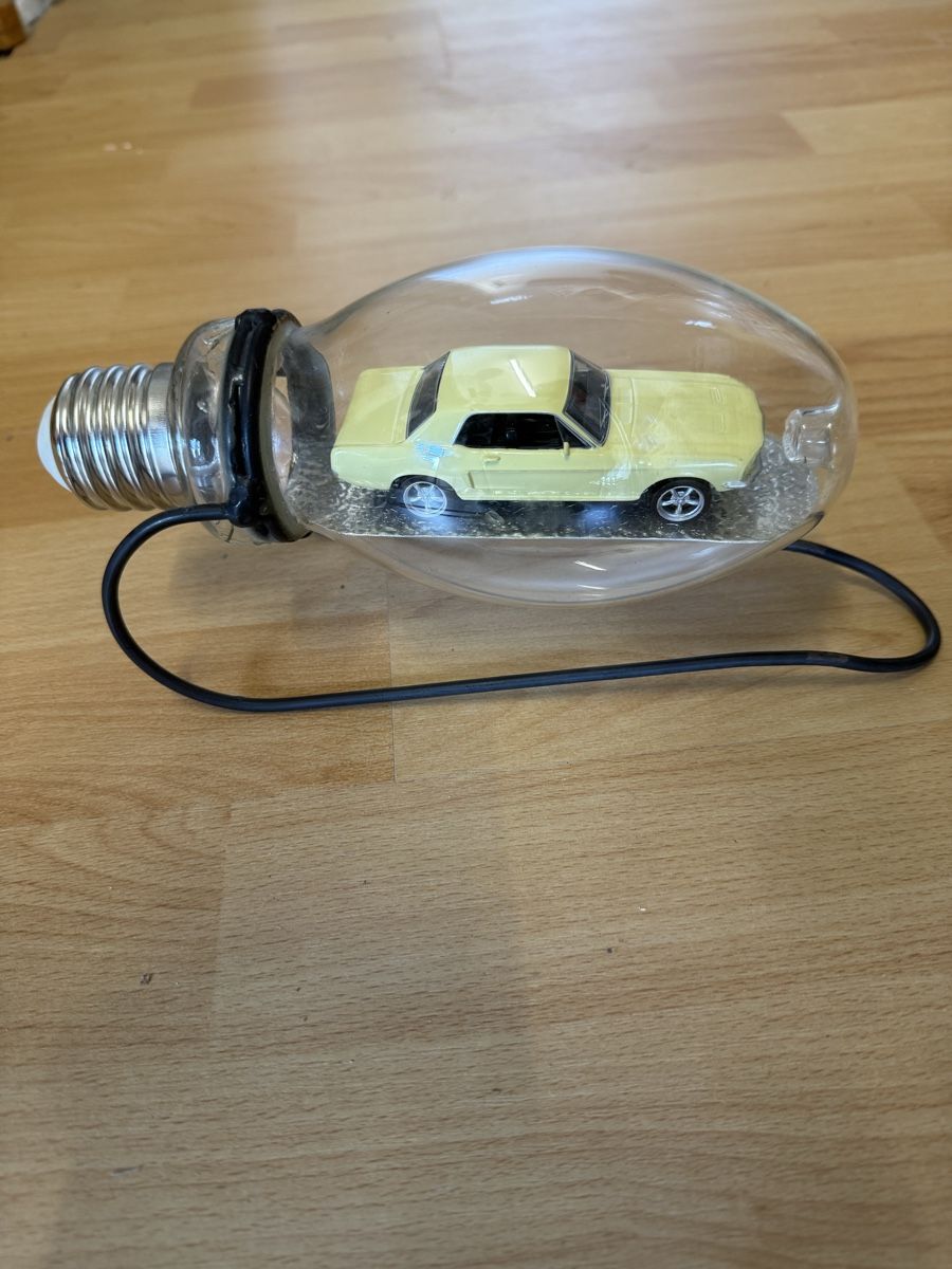 Alle Dekorationen: Glühlampe mit Mustang – Gebraucht aus Grenchen von Bastet007 4