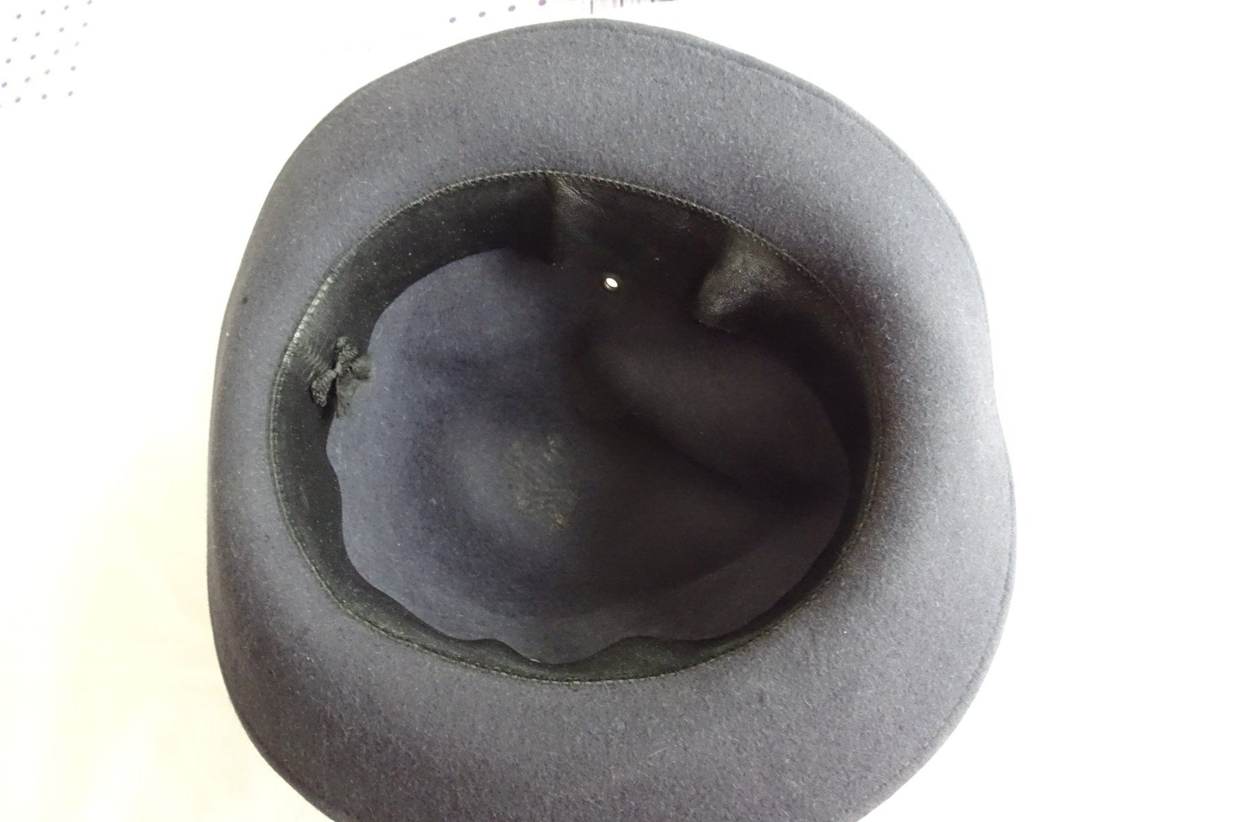 Copricapi, berretti & cappellini: Hut antrazit evtl. aus Wolle ca. Gr. 55-56 – Usato da Strengelbach venduto da schmetterling20 3