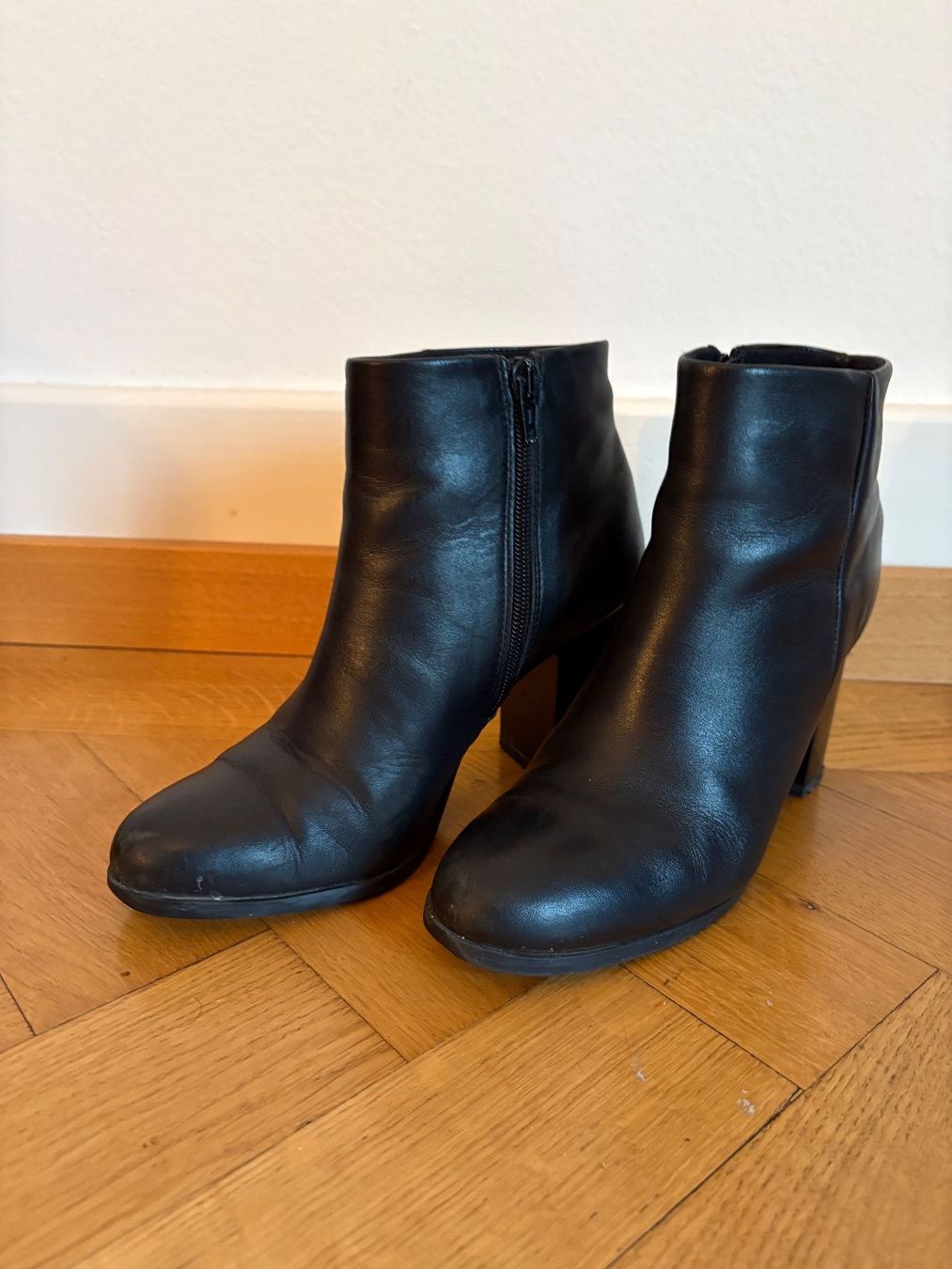 Damenschuhe: Leather Black Ankle Boots with Comfortable Heel - size 37 – Gebraucht aus Zürich von KeyboardStep 2