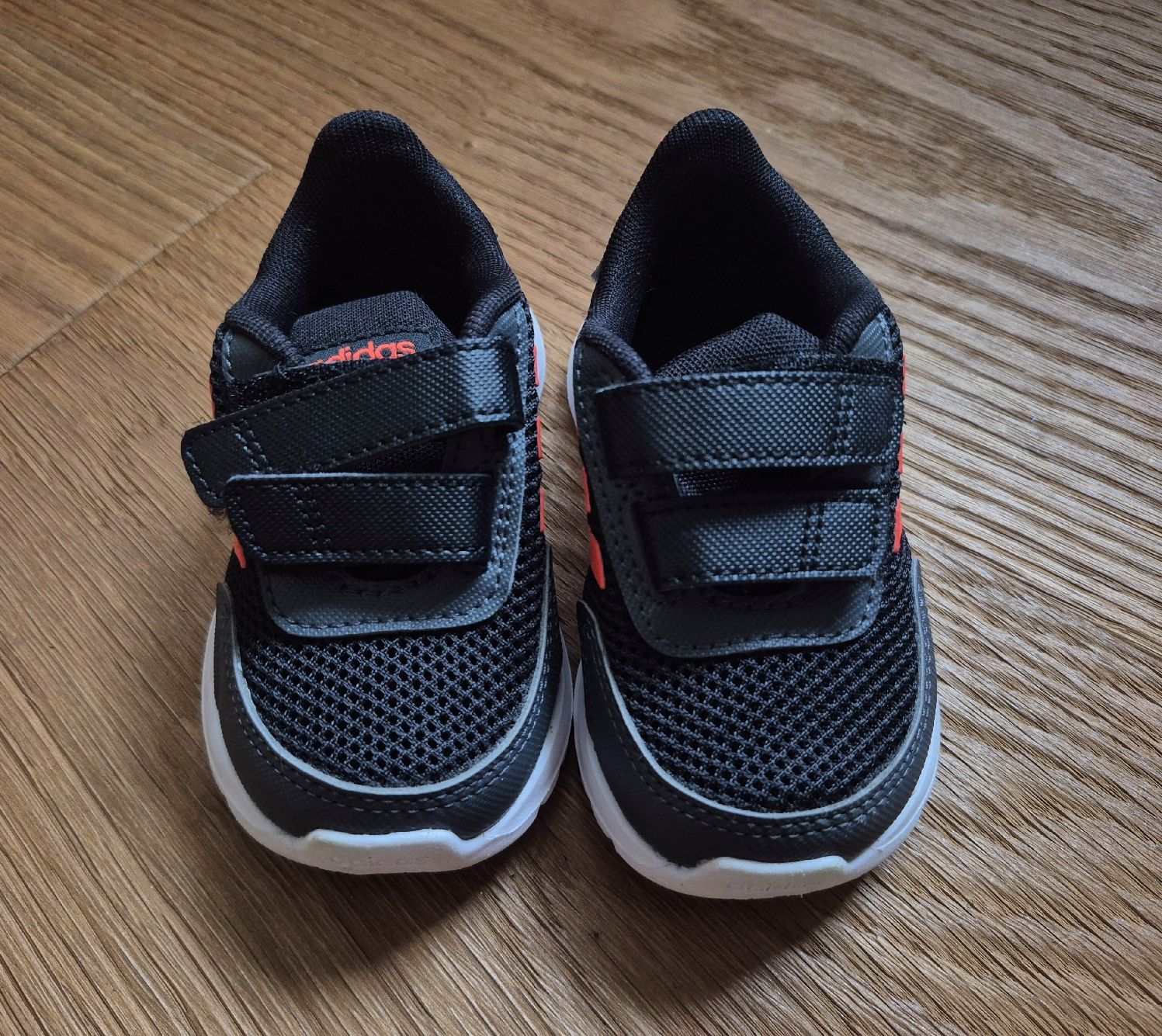 Adidas Chaussures garçon: Adidas Turnschuh Grösse 20 – Neuf (Voir description) à Münsingen par Why88 1