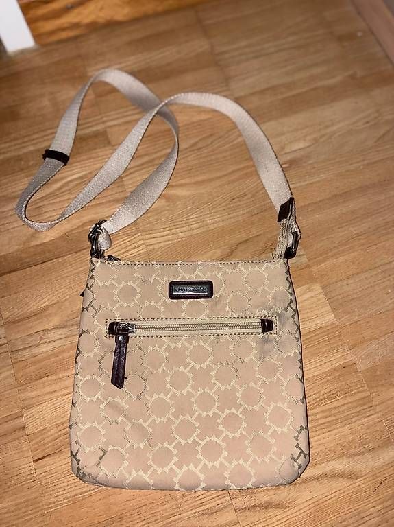 Sacs femmes: Mini Tommy Hilfiger Tasche / Bag – D'occasion à Spreitenbach par sam_l5fj 1