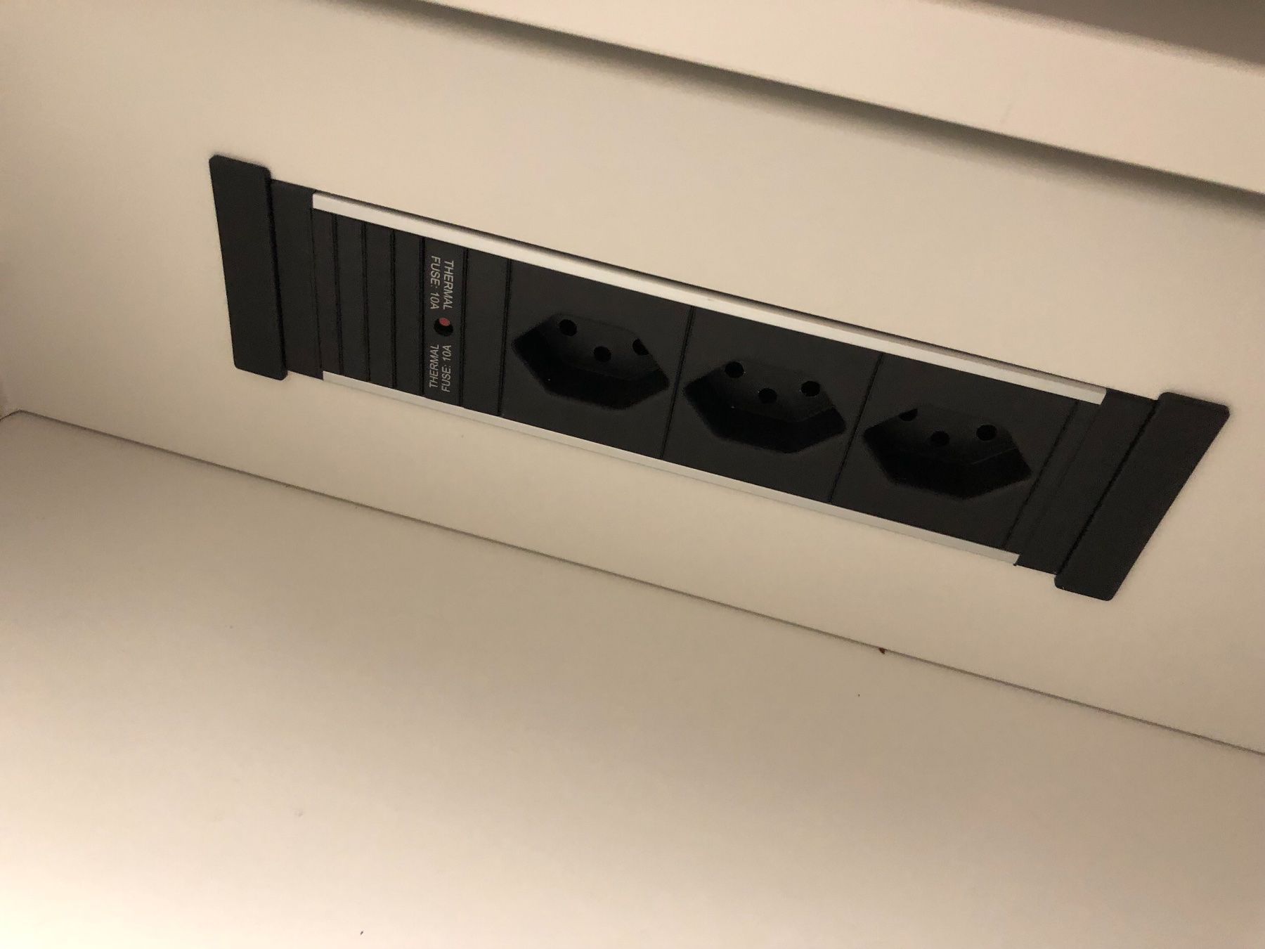 Banconi: Steelcase Büro Korpus – Nuovo (secondo la descrizione) da Uitikon Waldegg venduto da Uitikon73 3