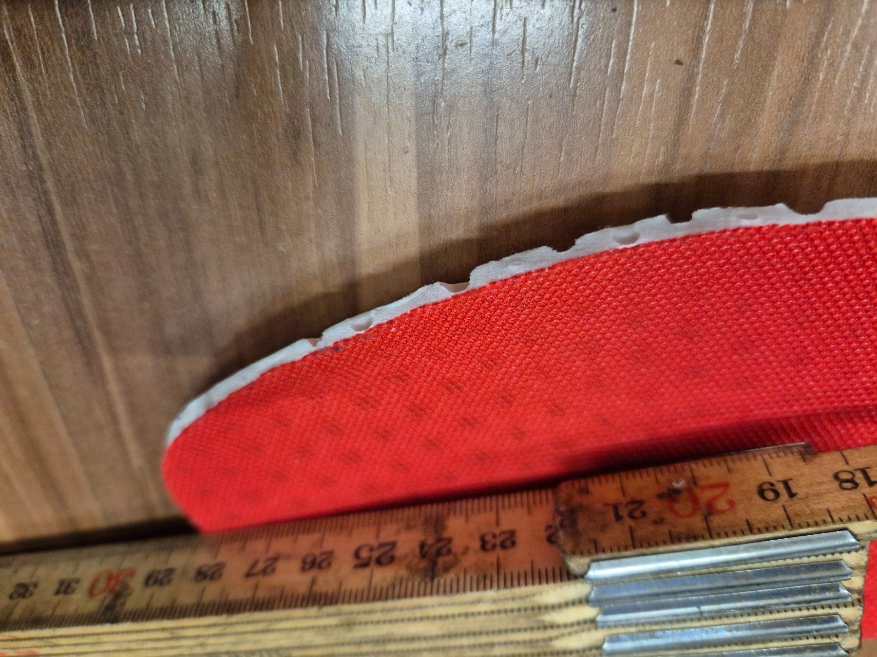 Scarpe da uomo: Rote Sportschuhe, Grösse 44, k21 – Usato da Schwarzenburg venduto da Flamingo07 1