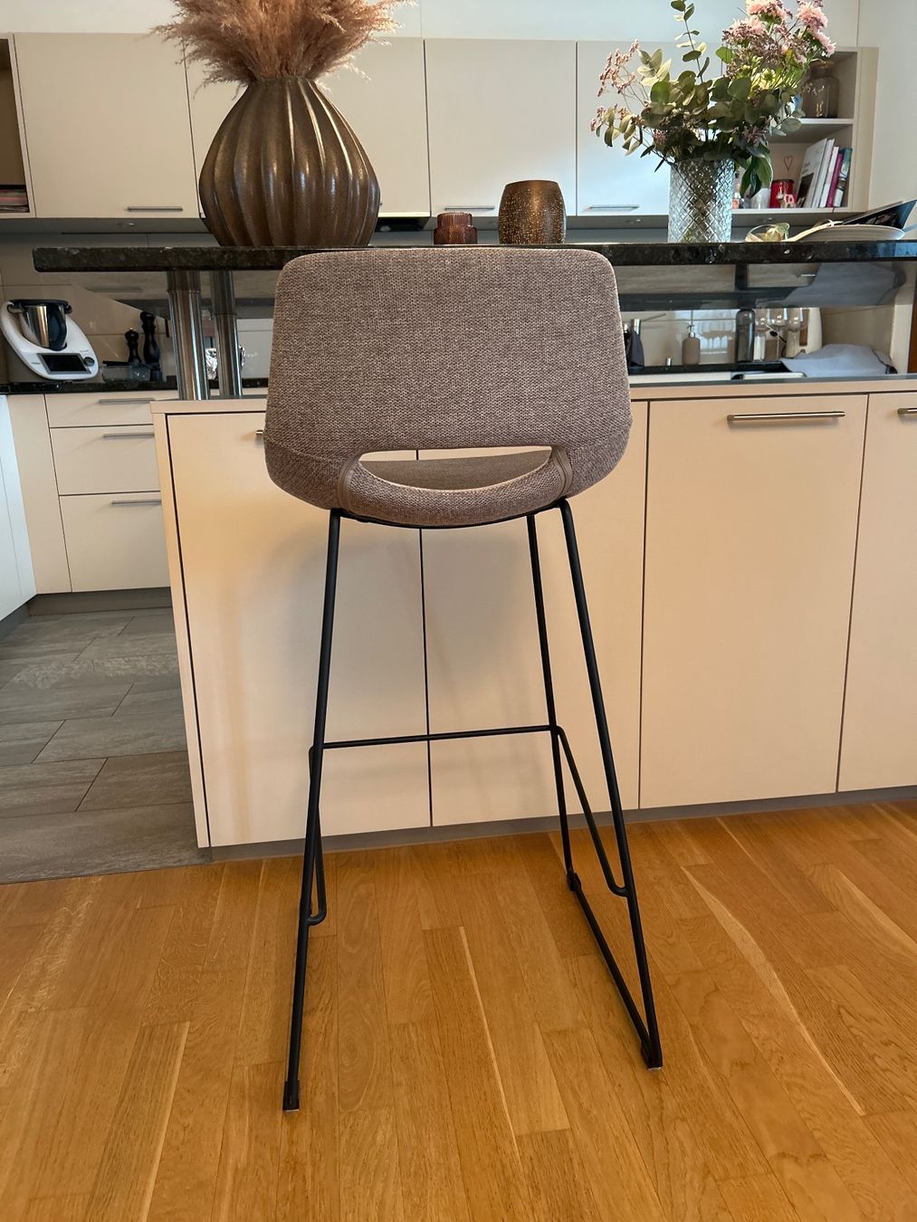 Kave Home Hocker: Edle Bar-Hocker #Neuwertig# – Gebraucht aus Riedern von nin_p8yp 2