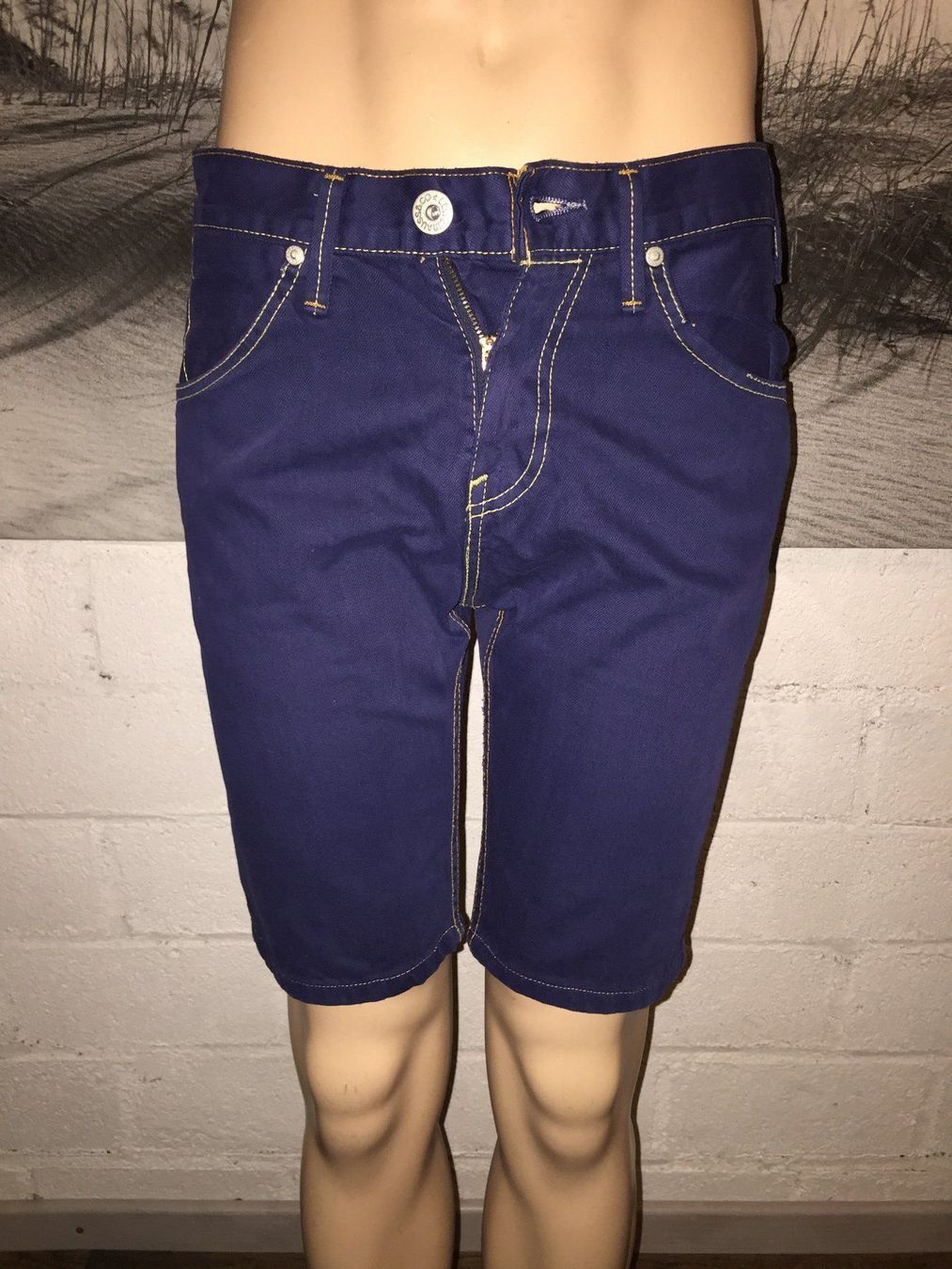 Levi's Jeans: LEVI'S 504 Short en jeans taille / Grosse 29x32 – Usato da Cossonay-ville venduto da Super-Price-Quality