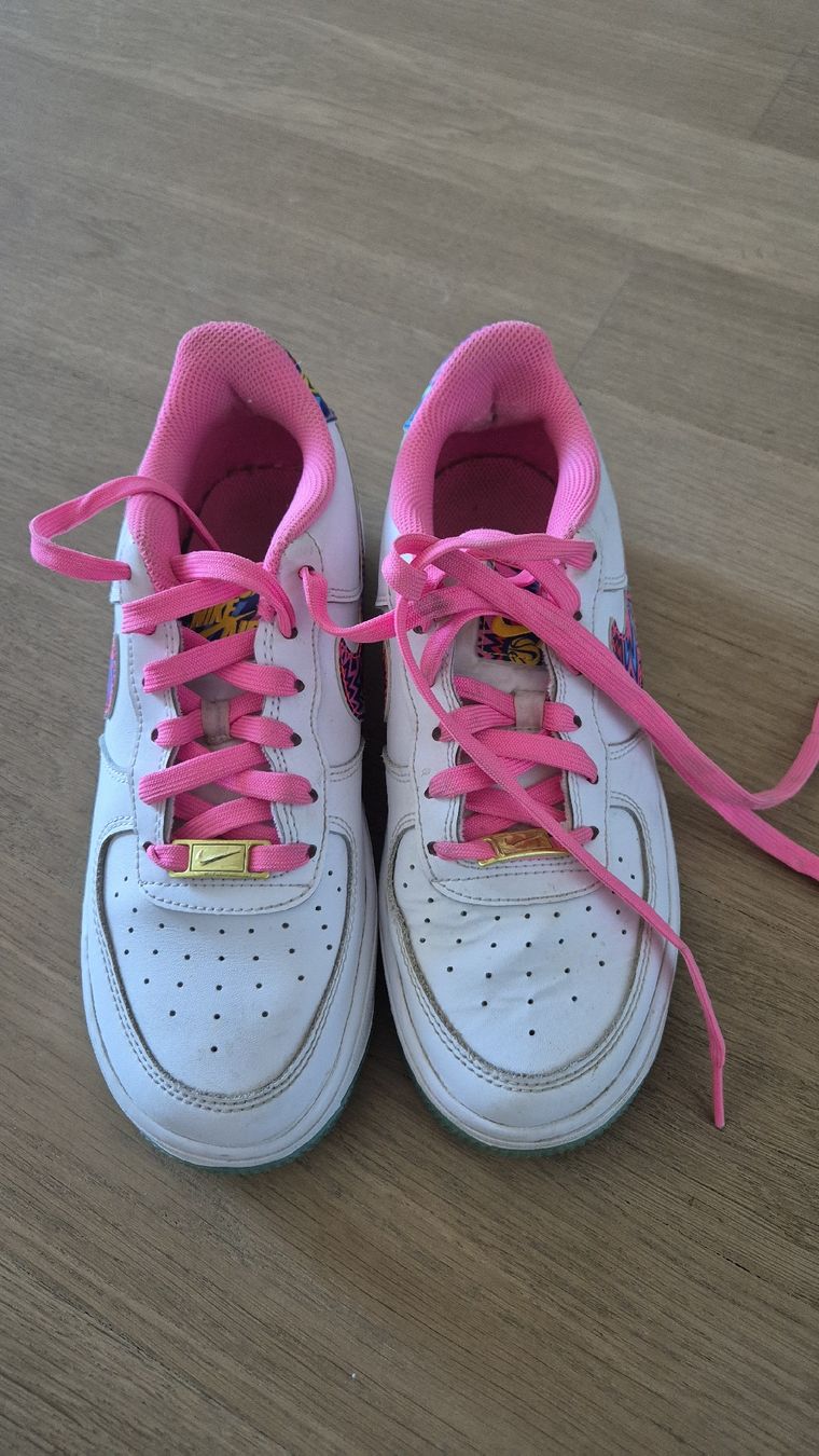 Scarpe per ragazze: Nike Sneakers Gr. 37 – Usato da Benglen venduto da Lotury 1