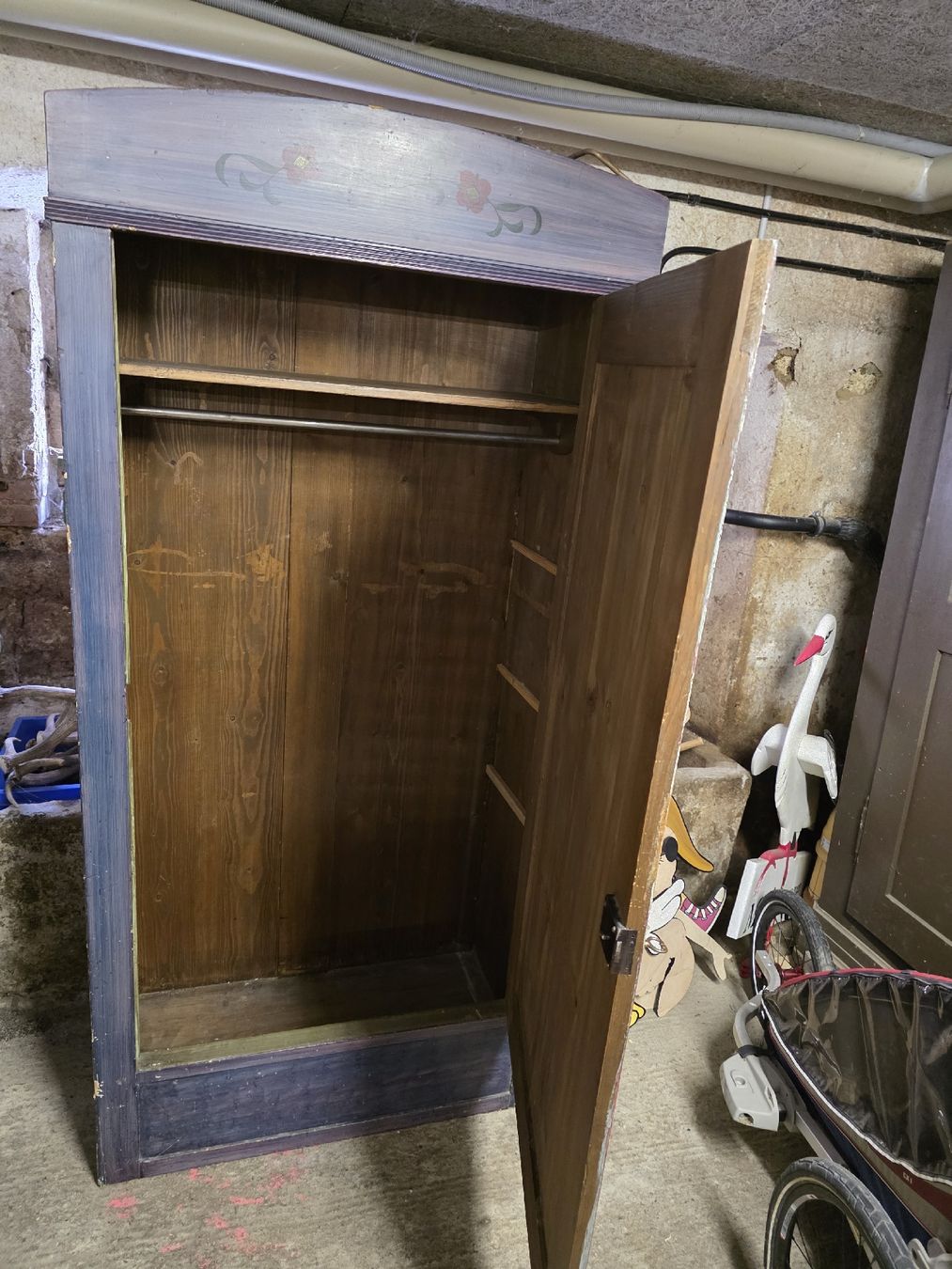 Armadi: Schrank zu verkaufen – Usato da Bözberg venduto da Escavado 1