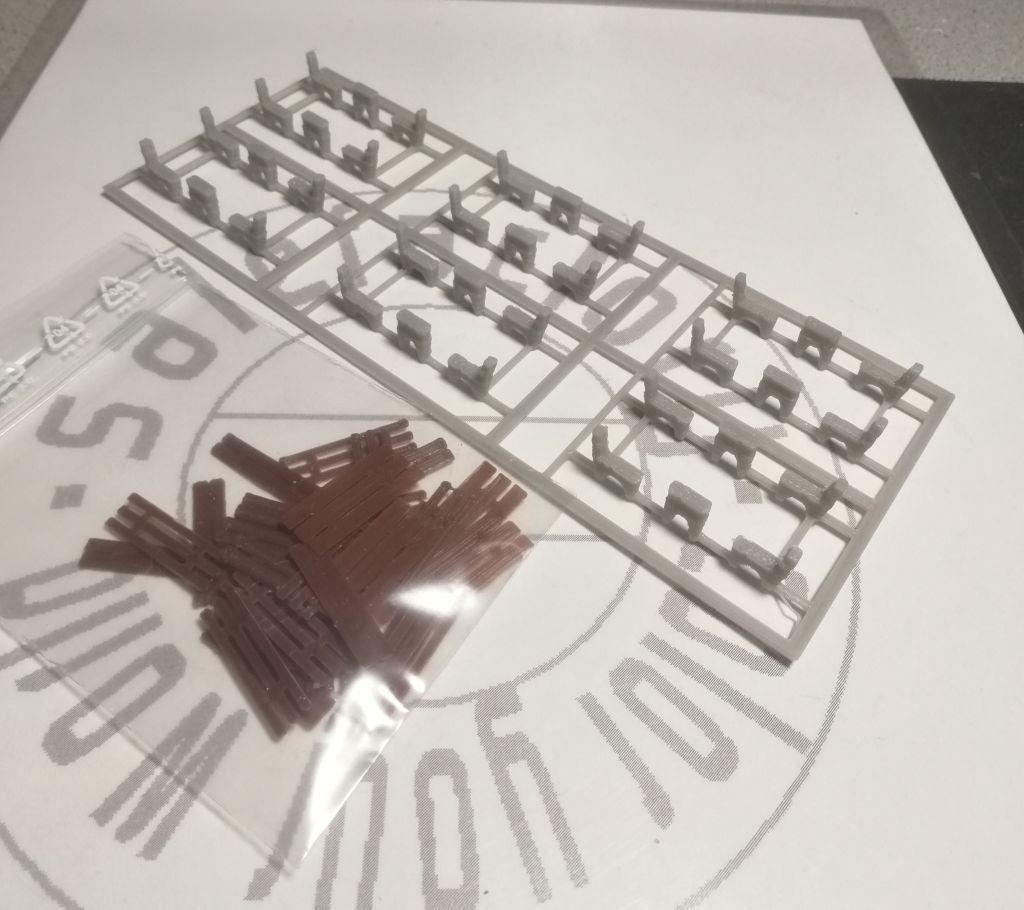Modellini di ferrovie: Mini-Bausatz Picnic Sitzgruppe H0 – Nuovo e nell'imballaggio originale da Luzern venduto da Salefactory 1