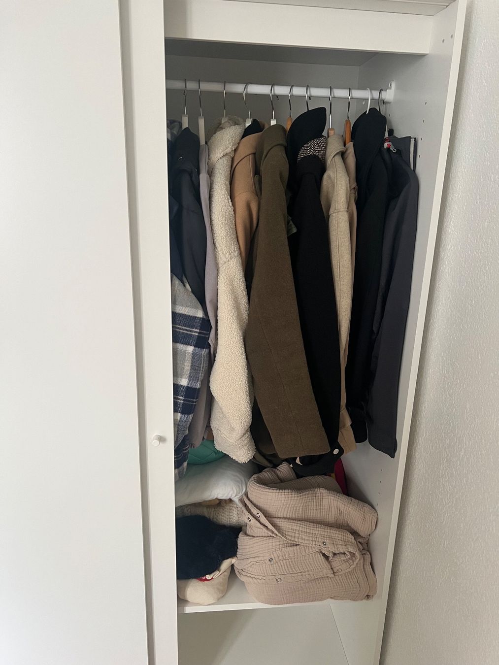 Ikea Armadi: Armoire IKEA KLEPPSTAD – Usato da Fribourg venduto da sel_h59l 3