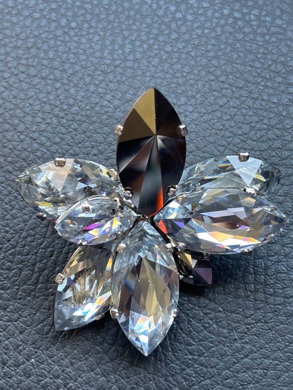 Broschen & Nadeln: Broche vintage fleur en cristaux – Gebraucht aus Peseux von Chimon59 1