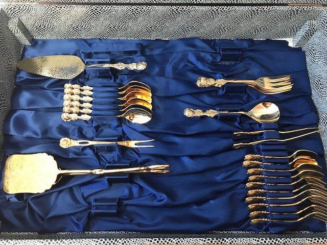 Set di posate: Goldbesteck Solingen 23/24 Karat hartvergoldet – Nuovo (secondo la descrizione) da Ossingen venduto da Orelius 1