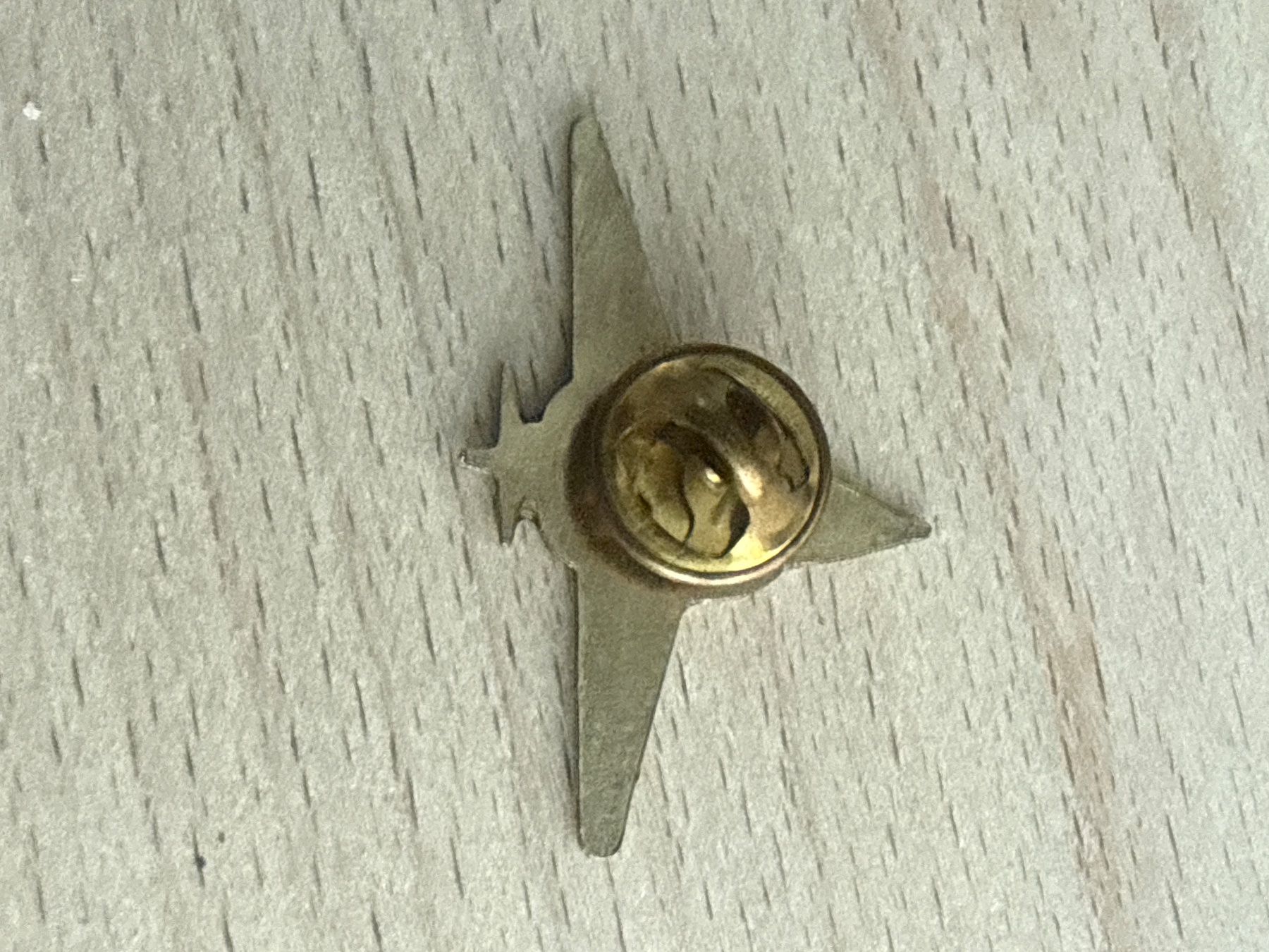 Placchette & Badge: Pin Flugzeug – Usato da Glattbrugg venduto da Schweigmatt 1