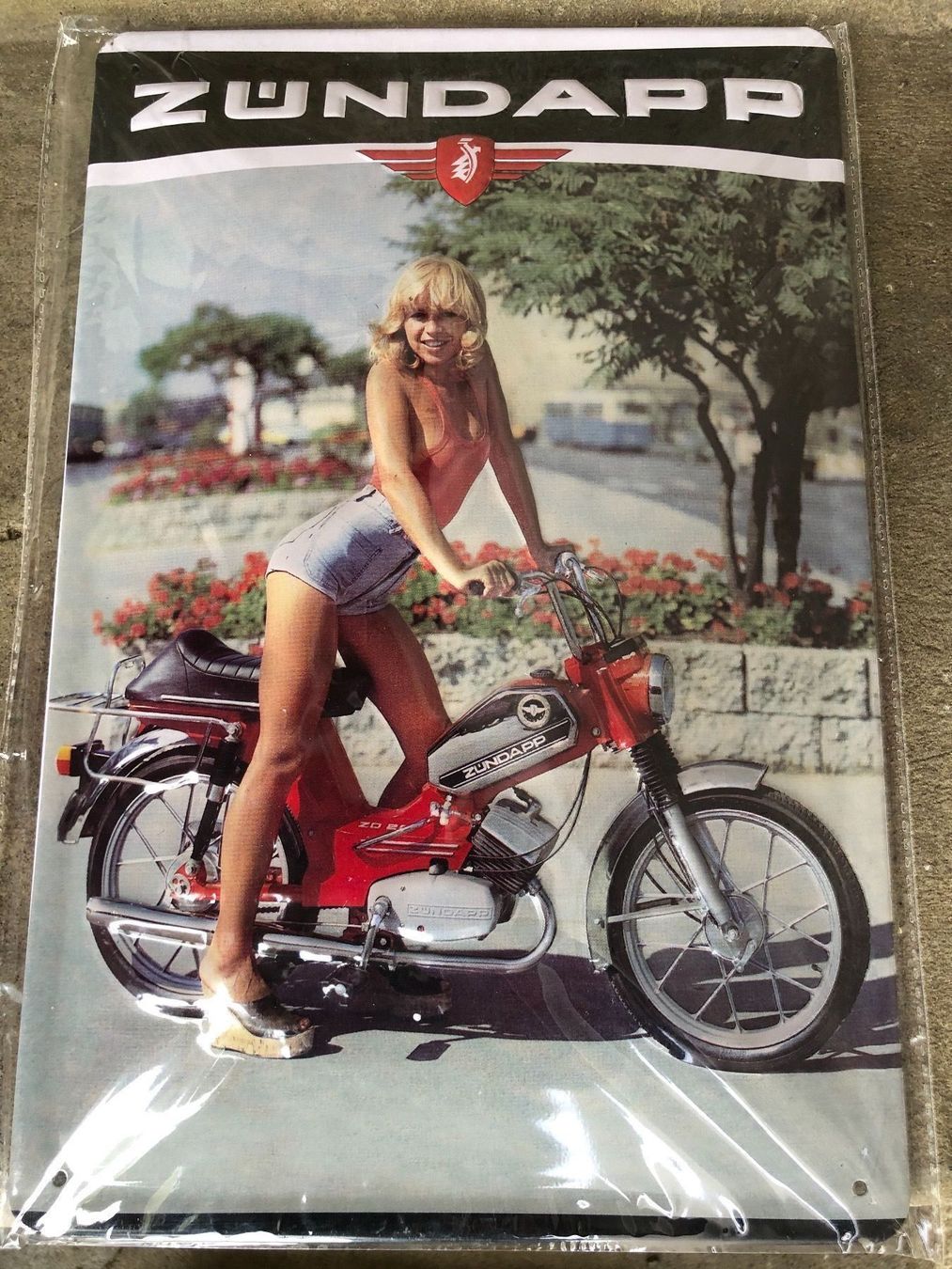 Schilder: Zündapp classic pin up moped töffli – Neu und originalverpackt aus Reinach AG von rares75